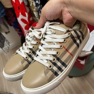 Burberry sneakers